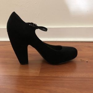 Crown Vintage | Block Heel Pump